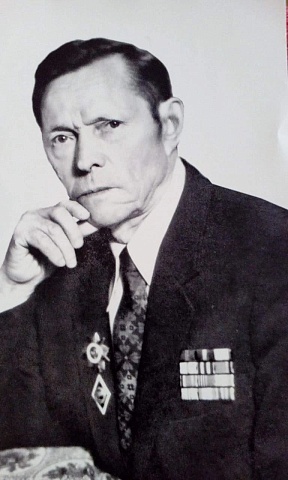 БОРИСОВ Григорий Константинович (1916-2006), Оборонял город Ленинград. Участвовал в прорыве блокады Ленинграда. Был награждён множеством орденов и медалей.